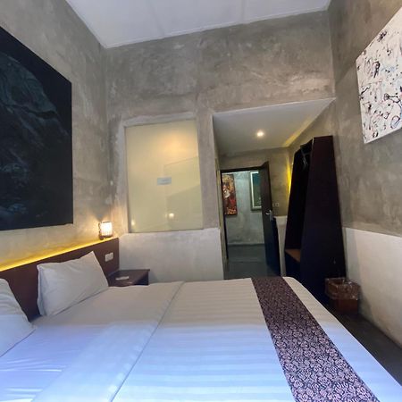 Watu Agung Guest House มาเกอลัง ภายนอก รูปภาพ