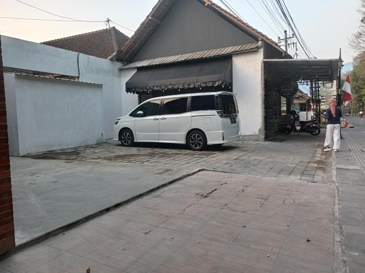 Watu Agung Guest House มาเกอลัง ภายนอก รูปภาพ