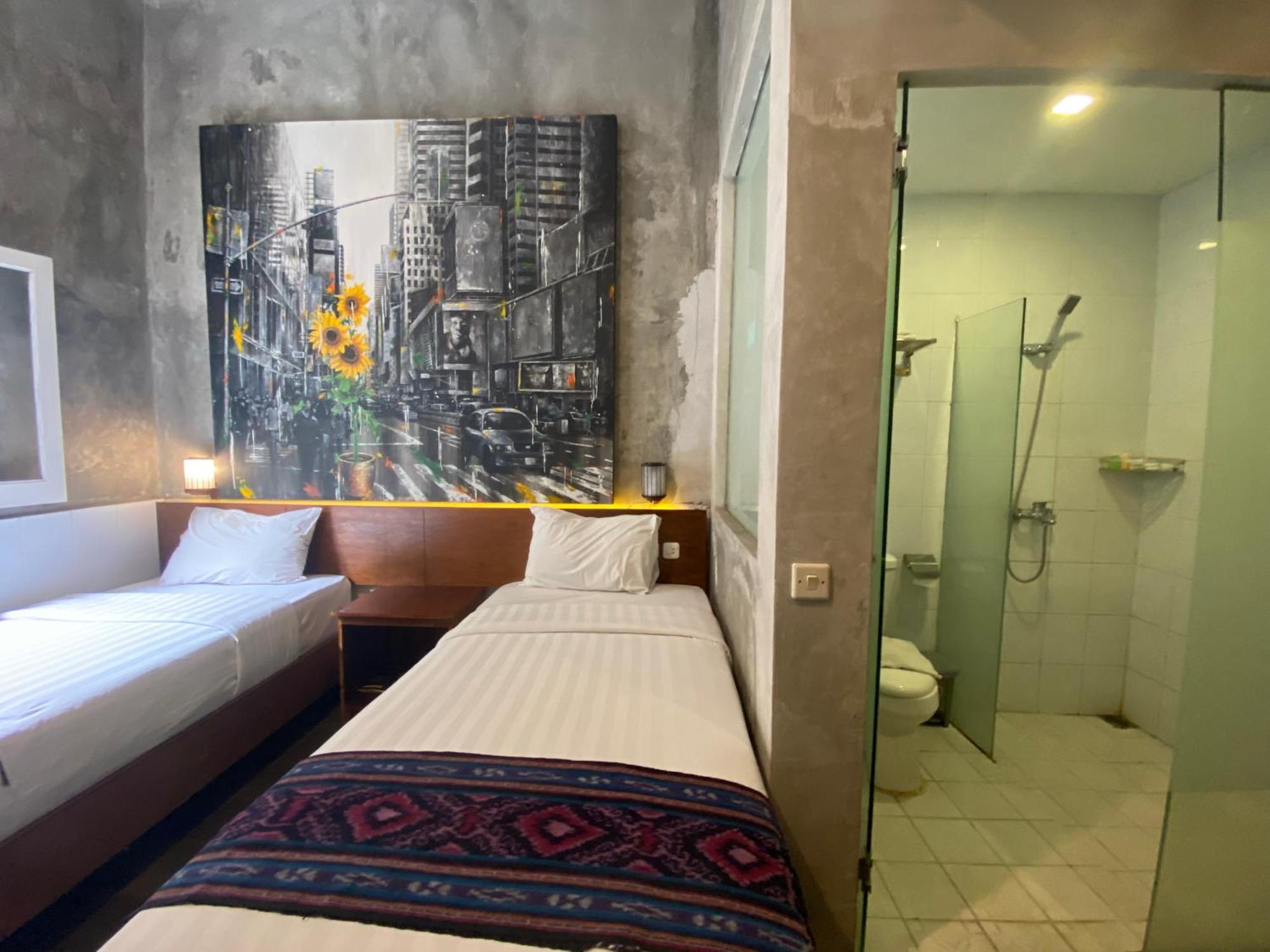 Watu Agung Guest House มาเกอลัง ภายนอก รูปภาพ