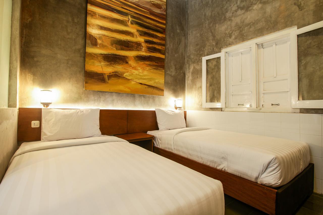 Watu Agung Guest House มาเกอลัง ภายนอก รูปภาพ