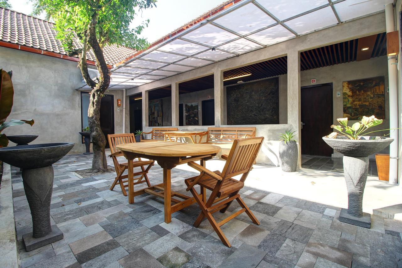 Watu Agung Guest House มาเกอลัง ภายนอก รูปภาพ