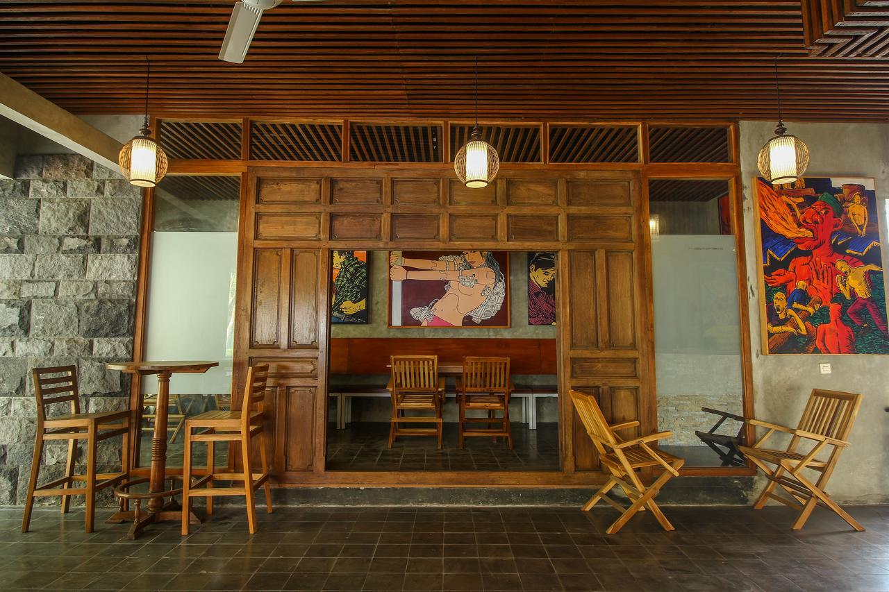 Watu Agung Guest House มาเกอลัง ภายนอก รูปภาพ
