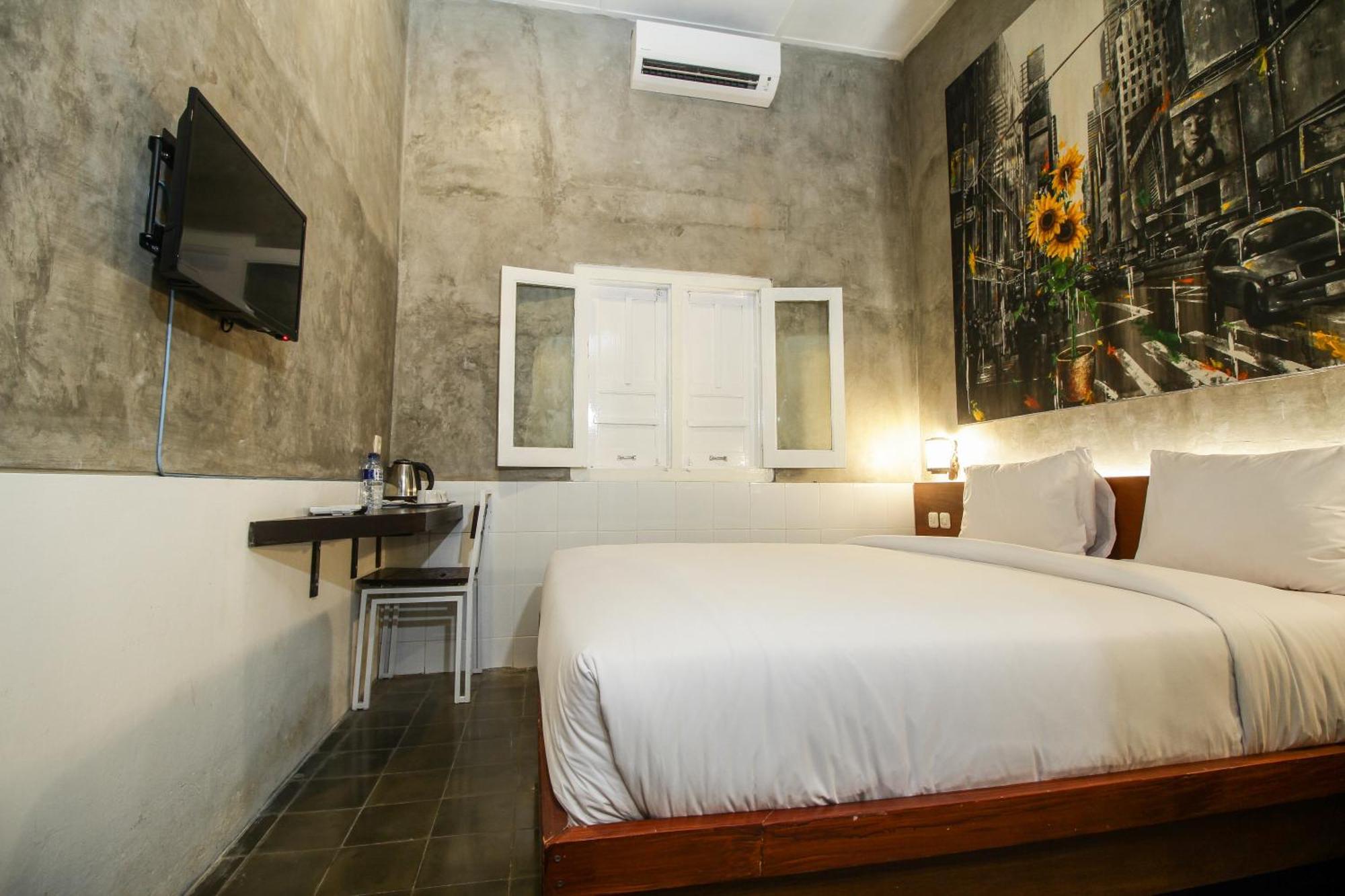 Watu Agung Guest House มาเกอลัง ภายนอก รูปภาพ