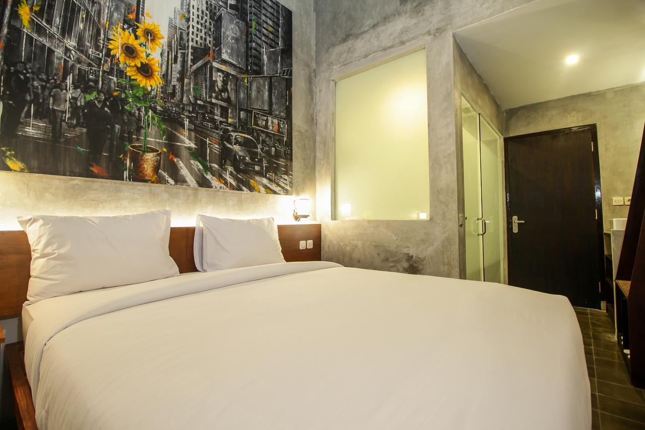 Watu Agung Guest House มาเกอลัง ภายนอก รูปภาพ