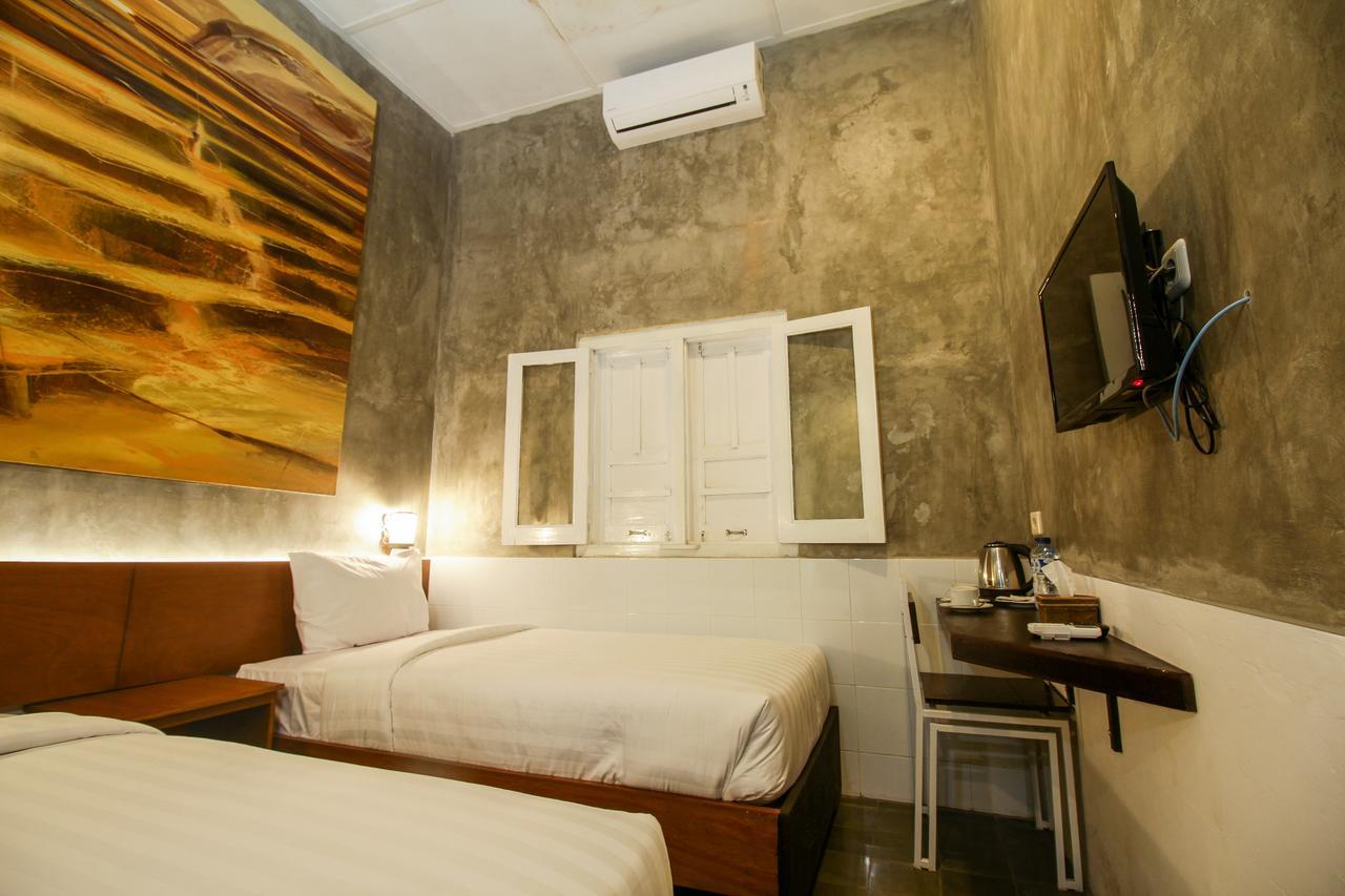 Watu Agung Guest House มาเกอลัง ภายนอก รูปภาพ